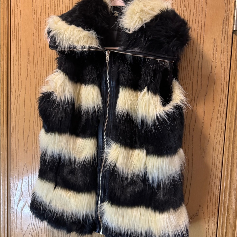 Milano Black and Cream Faux Fur Zip Vest